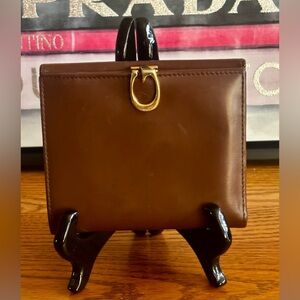 GUCCI G KISS LOCK BROWN LEATHER - AUTHENTIC